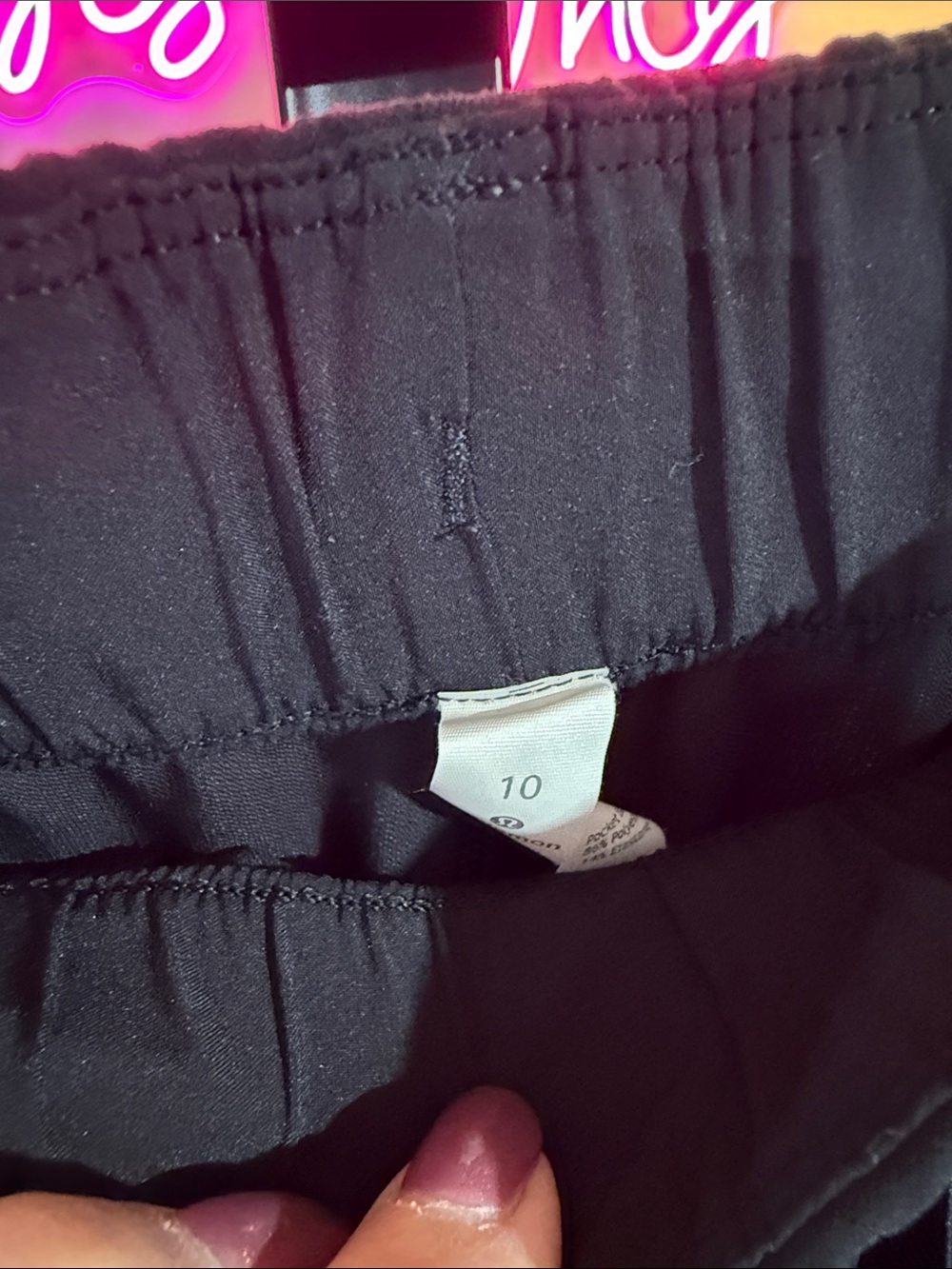 Lululemon On The Fly Black Sz10 New Condition - Picture 2 of 6